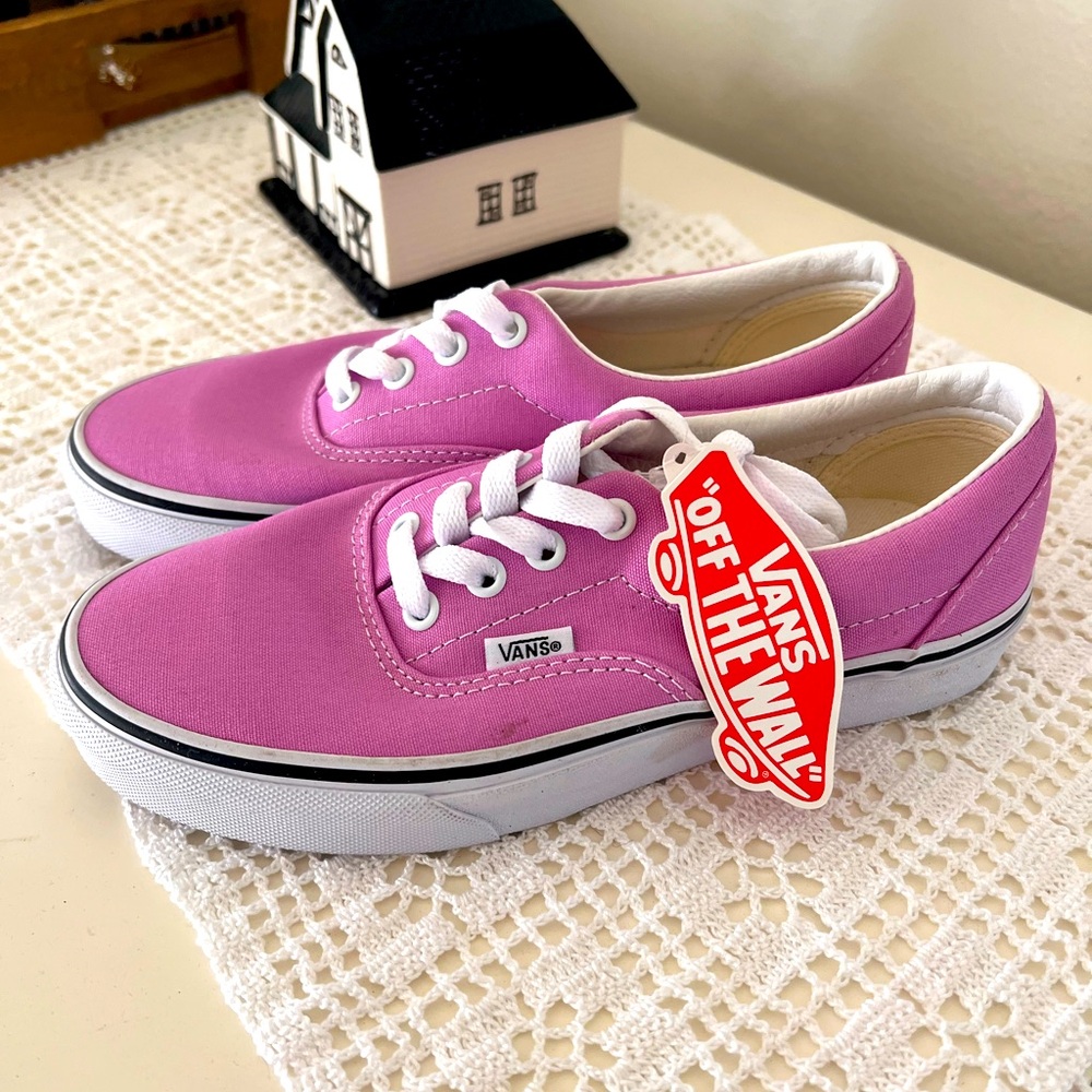 Van’s Era Orchid/True White New w/o Box